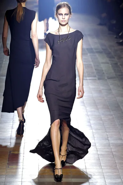 Look 48